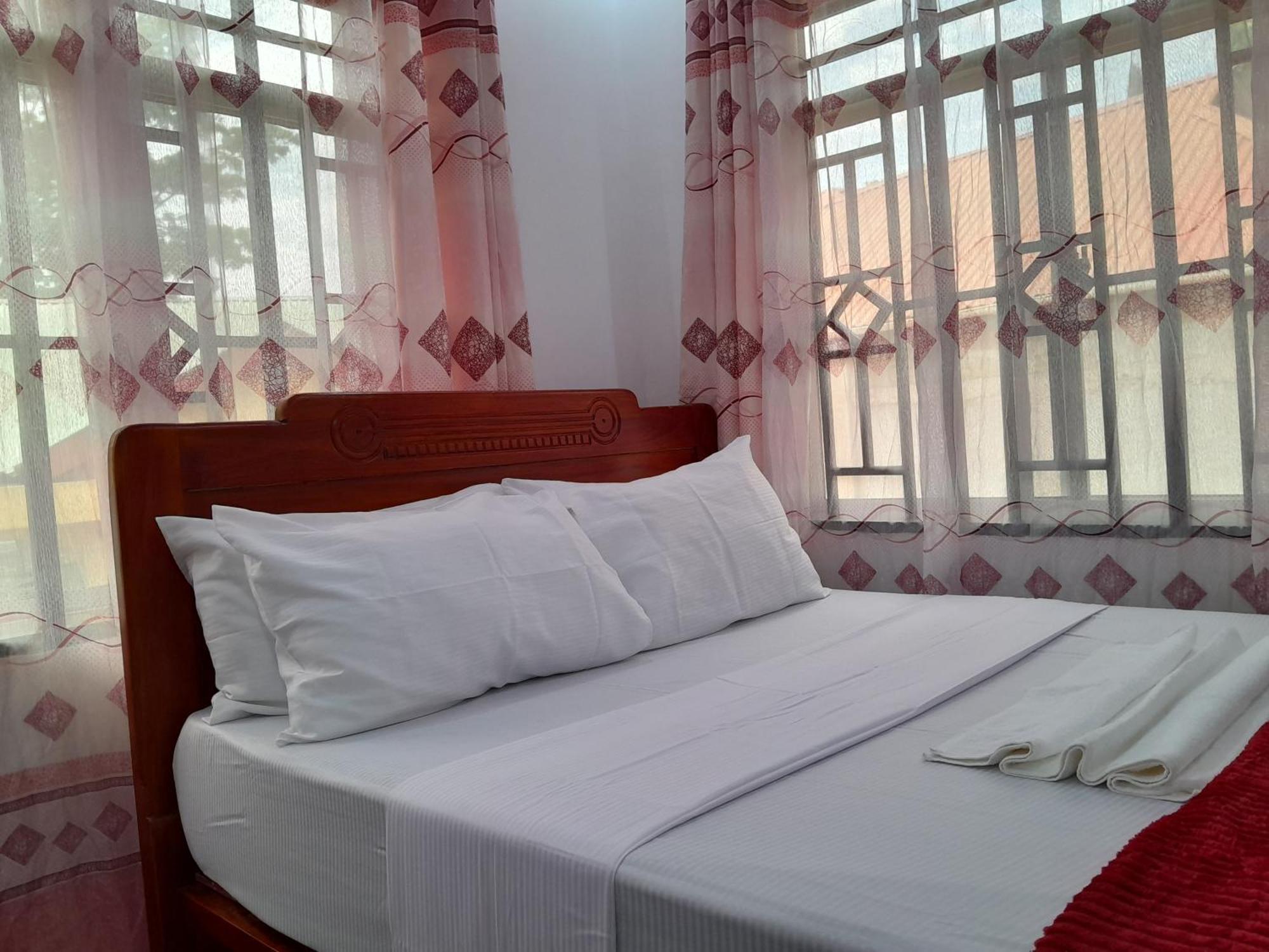 Valley Breeze Hotel Daressalam Exterior foto